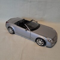 Cadillac XRL GMTM 1:18. 2001 Mattel- Hot Wheels.