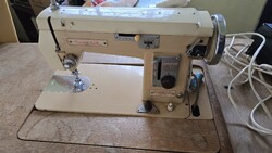 Lucznik 431 retro varrógép asztallal együtt
