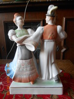 Zsolnay táncoló matyó pár