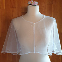 ESKÜVŐ BOL03 - Elegáns fehér színű gyöngyös boleró, pelerin szegett szélű