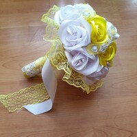 Wedding mcs15 - bridal bouquet of snow-white and yellow satin roses