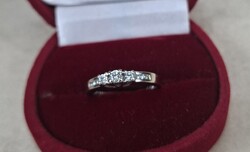 Arany gyémánt köves eljegyzési gyűrű