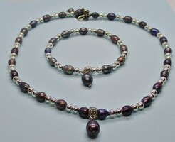 Szép valódi fényes sötétszűrke gyöngy nyakék és karkötő szett