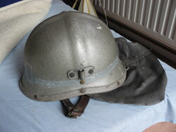 Régi , retró tűzoltó sisak , tűzoltóság felszerelés