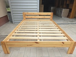 Eladó egy FENYŐ  franciaágy, 2db ágyráccal. Bútor nagyon szép, újszerű állapotú, vastag anyagból kés