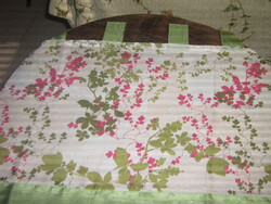 Gyönyörű virágos füles vitrázs függöny