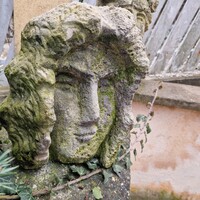 Mészkő szoborfej, épületdísz, szobor