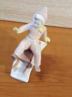Aquincum porcelán szánkós kislány