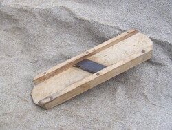 Régi konyhai eszköz uborka gyalu répagyalu