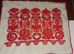 Kalotaszegi hímzett dísz párna huzatok: piros