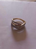 Eladó nagyon tetszetős arany gyűrű