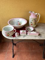Antik jelenetes porcelán mosdó szett készlet.