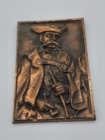 Régi, bronzírozott fémből készült domborműves fali dísz, Betyár