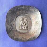 Tevan Margit (1901-1978) tálka plasztikus pásztor jelenettel. Jelzett.