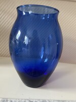 Kék váza és nagy méretű pohár