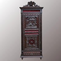 Breton ruhásszekrény