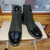 ÚJ ZIBEL MÁRKÁJU BŐR BOKACSIZMA 39