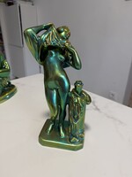 Zsolnay női akt korsóval eozin mázas