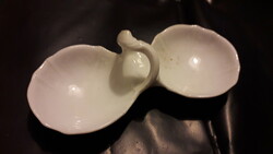 Fehér porcelán asztali két részes só/bors tartó fogóval 13x6x4 cm. számozott