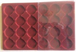 Érmetálca, érmetábla, kitüntetés tálca 24 kerek fészkű, vastag tetővel, Schulz gyártmány