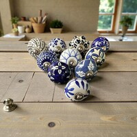 (v44 )  10 db-os vintage stílusú kézzel festett porcelán bútorgomb szett