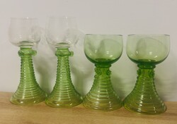 Extra Römer díszes talpas Boros és rövid italos pohàr  2*2 egyik darab szőlő motívummal gravírozott