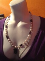 A különleges ékszerek kedvelőinek Gyöngy és lánc egyben! Csodaszép, mutatós ékszer