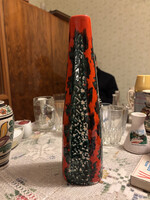 Retro lávamázas kerámia váza piros–zöld absztrakt mintával – 30 cm, jelzett