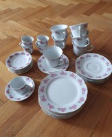 Rózsamintás porcelán ét- és teáskészlet