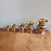 Pompás régi réz italmérő szett (5 db italmérő pohár)