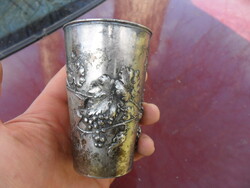 Gyönyörű ezüstözött szőlős szecessiós keresztelő pohár