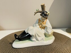 Zsolnay furulyázó juhász szobor