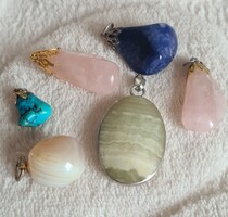 Ásvány medálok: rózsakvarc, akvamarin,  türkiz, zebra kalcit, achát