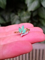 Gyönyörű smaragd köves aranyozott ezüst gyűrű