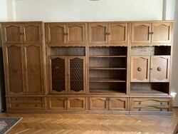 Koloniál jellegű szekrénysor