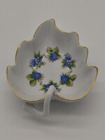 HOLLÓHÁZI PORCELÁN LEVÉL ALAKÚ KÍNÁLÓ, SZEDER