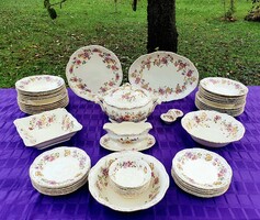 Zsolnay pillangós 12 személyes étkészlet