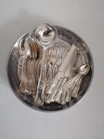 12 személyes ezüstözött evőeszköz készlet