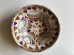 Erdélyi (korondi) kézzel festett népi kerámia tál – 21,8 cm – restaurált