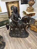 Lovas bronz szobor