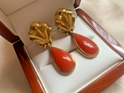 18k Yellow Gold Coral Earrings