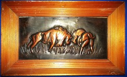 Mid century KÉPCSARNOK Iparművész réz dombormű kép keretben BÖLÉNYEK VIADALA 16 x 10 cm  + A KERET