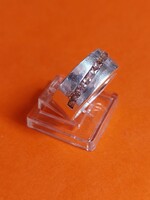 925-ös sterling tömör ezüst karika szerű gyűrű rozsaszin kis kövekkel keresztben 53-as méret 7gr