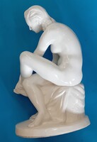 Kisfaludy Stróbl Zsigmond: Kerámia törülköző akt