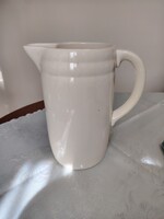 Porcelán mosdó kancsó, krémszínű, jelzett.