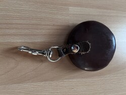 Retro bőr pénztárca karabineres