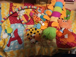 Kislányos/Kisfiús játékcsomag. - Multi-piece toy set for girls/boys