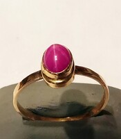 14K. sarga arany gyuru Star rubint