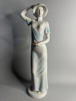 Ritkább festésű kalapos hollóházi nő, hölgy