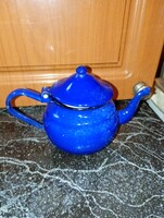 Retro, zománcozott, gömbölyű kávés- vagy teáskanna, amely valószínűleg dísztárgynak alkalmas.